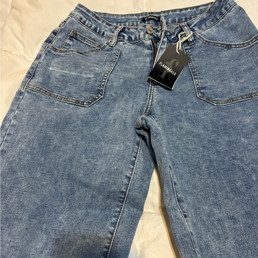 Flamingals Women's Light Blue flap pocket Jeans wide leg/low rise new with tags